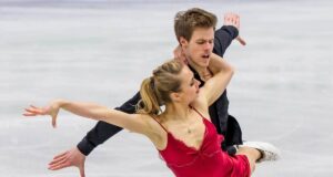 Фигуристку Викторию Синицыну госпитализировали с раной на ноге