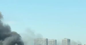 Два человека пострадали в пожаре в бизнес-центре на юго-востоке Москвы.