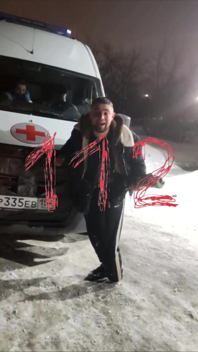 Мужчина разбил своим протезом стекло машины скорой помощи в Новосибирской области Мужчина разбил своим протезом стекло машины скорой помощи в Новосибирской области