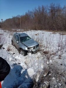 Два человека погибли после столкновения поезда и легковушки в Рязанской области.