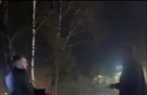 «Крутой силовик» голыми руками обезоружил неадеквата с двумя ножами в Подмосковье.