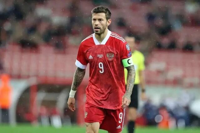 Смолов «помирился» с Владимиром Кузьминовым за 4 млн рублей после драки в кафе.