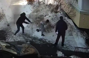 В Уфе мужчина забил металлическим прутом прохожего, которого принял за педофила!