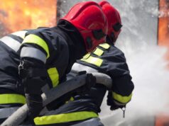 Пожарные работают на месте происшествия - РИА Новости, 1920, 18.03.2026