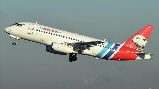 Пассажирский самолет Sukhoi Superjet-100 авиакомпании Ямал - РИА Новости, 1920, 20.03.2026