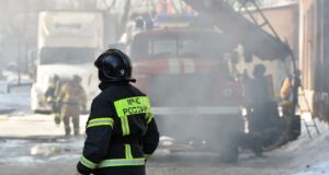 Сотрудники противопожарной службы МЧС РФ во время ликвидации пожара - РИА Новости, 1920, 23.03.2026