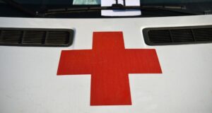 Красный крест на автомобиле скорой медицинской помощи - РИА Новости, 1920, 18.03.2026