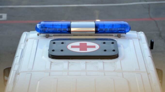 В пгт Володарское в ДНР три человека погибли в ДТП с Mercedes-Benz Автомобиль скорой медицинской помощи - РИА Новости, 1920, 20.03.2026