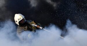 Сотрудник пожарной охраны МЧС РФ - РИА Новости, 1920, 28.03.2026