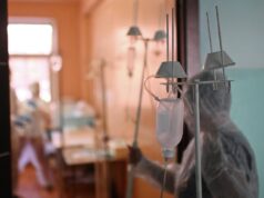 В двух районах Омской области объявили карантин из-за бешенства животных Медик - РИА Новости, 1920, 25.03.2026