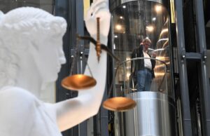 Скульптура богини Фемиды - РИА Новости, 1920, 26.03.2026