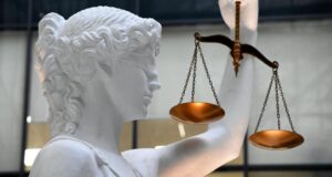 Скульптура богини Фемиды - РИА Новости, 1920, 20.03.2026