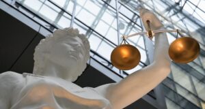 Скульптура богини Фемиды - РИА Новости, 1920, 25.03.2026