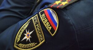 МЧС: в Ростовской области загорелся склад с горюче-смазочными материалами Нашивка сотрудника МЧС России - РИА Новости, 1920, 23.03.2026