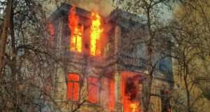 Пожар в доме - РИА Новости, 1920, 29.03.2026