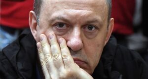 Бывший заместитель главы Росприроднадзора Олег Митволь во время заседания Железнодорожного районного суда в Красноярске - РИА Новости, 1920, 23.03.2026