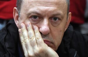 Бывший заместитель главы Росприроднадзора Олег Митволь во время заседания Железнодорожного районного суда в Красноярске - РИА Новости, 1920, 25.03.2026