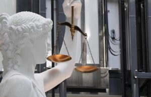 Статуя богини правосудия - РИА Новости, 1920, 31.03.2026