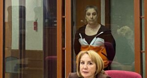 Вероника Наумова, обвиняемая в убийстве пятилетнего мальчика, в зале суда - РИА Новости, 1920, 18.03.2026