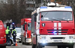 Сотрудники противопожарной службы МЧС РФ - РИА Новости, 1920, 18.03.2026