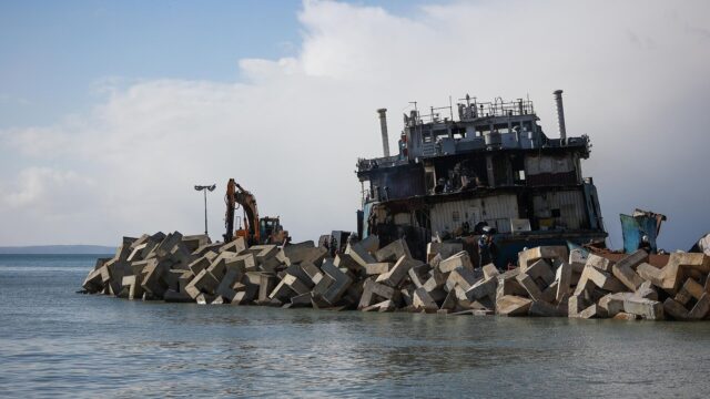 Демонтаж севшего на мель танкер Волгонефть-239 в Краснодарской крае - РИА Новости, 1920, 19.03.2026