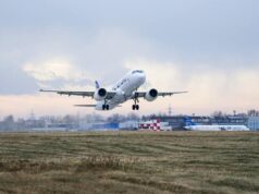 Самолет взлетает с аэродрома - РИА Новости, 1920, 20.03.2026