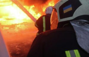 Украинские пожарные тушат пожар - РИА Новости, 1920, 22.03.2026