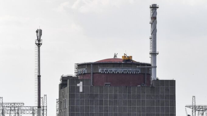 ЗАЭС на фоне обесточивания Энергодара работает штатно 1-й энергоблок Запорожской атомной электростанции - РИА Новости, 1920, 18.03.2026