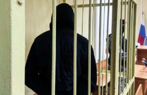 Обвиняемых в похищении девочки в Смоленске доставили в суд - РИА Новости, 1920, 18.03.2026