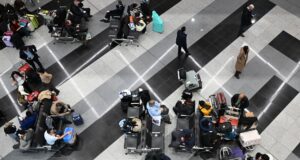 Пассажиры в московском аэропорту Шереметьево - РИА Новости, 1920, 24.03.2026