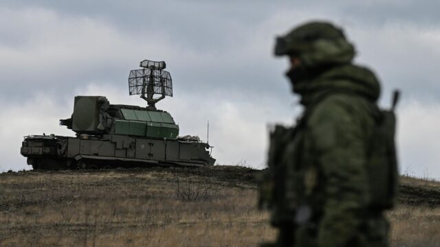 Боевая работа расчета зенитно-ракетного комплекса Тор-М1 - РИА Новости, 1920, 23.03.2026