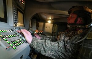 Губернатор Богомаз: на территории Брянской области объявили опасность атаки БПЛА Военнослужащий экипажа ЗРК Бук-М3 - РИА Новости, 1920, 23.03.2026