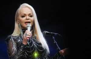 Суд начнет слушать дело Долиной о взыскании 176 млн рублей с мошенников Певица Лариса Долина - РИА Новости, 1920, 31.03.2026