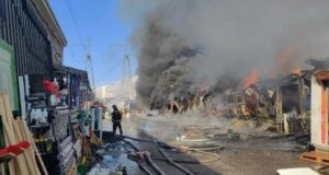 Пожар на строительном рынке в городском округе Солнечногосрск - РИА Новости, 1920, 20.03.2026