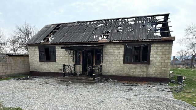 Последствия взрыва газовоздушной смеси в частном доме в селении Троицкое, Ингушетия - РИА Новости, 1920, 21.03.2026