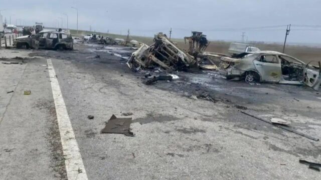 Последствия ДТП с участием бензовоза на трассе Ростов - Таганрог в Ростовской области - РИА Новости, 1920, 21.03.2026