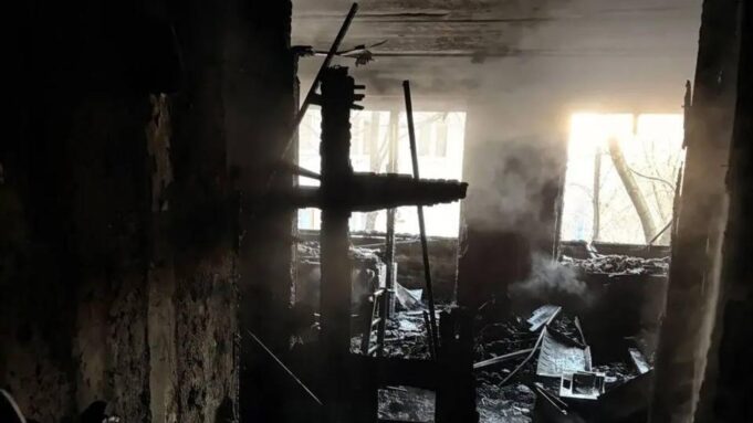 Последствия пожара в девятиэтажном жилом доме в центре Москвы - РИА Новости, 1920, 24.03.2026