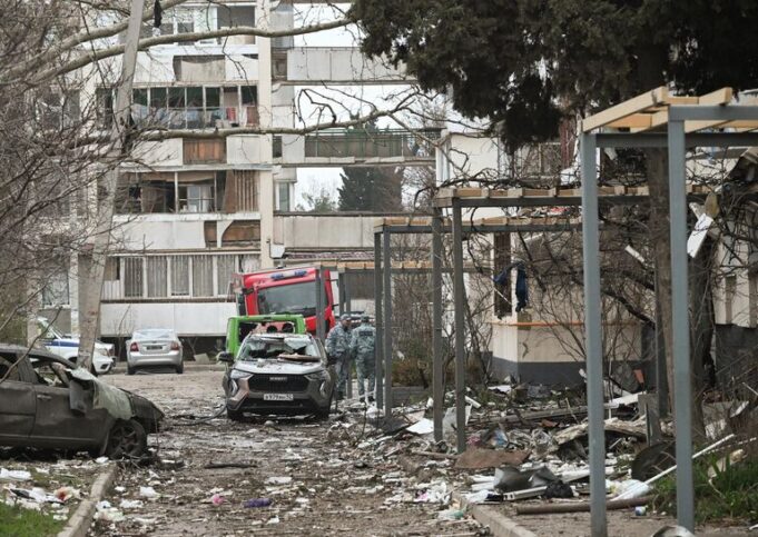 Последствия взрыва в жилом доме в Севастополе