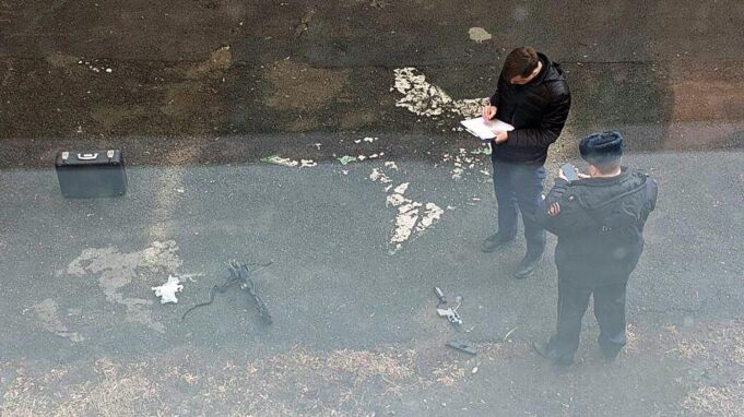 Сотрудники правоохранительных органов на месте стрельбы в челябинской школе - РИА Новости, 1920, 26.03.2026