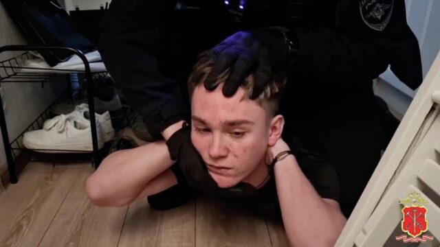 Задержание одного из пособников украинских мошенников в Петербурге - РИА Новости, 1920, 27.03.2026