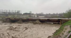 Мост через реку Ярык-Су во время обильных осадков в Хасавюрте - РИА Новости, 1920, 28.03.2026