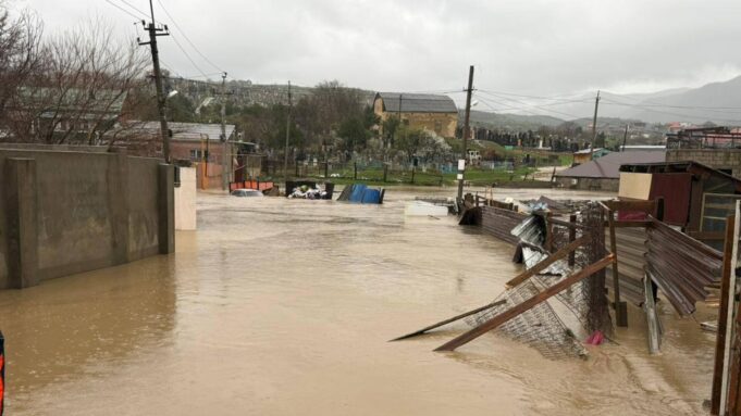 Подтопленная улица в Махачкале - РИА Новости, 1920, 31.03.2026