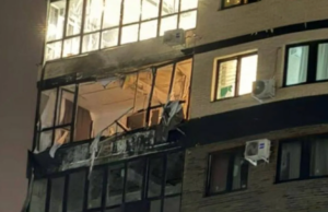 Оперштаб: в Краснодара после атак БПЛА повреждены несколько квартир Несколько квартир повреждены из-за падения БПЛА в Краснодаре - РИА Новости, 1920, 30.03.2026