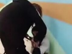 Подозреваемые в истязании девочки из Ленобласти состоят на учете Школьница из Свердловского центра образования в Ленинградской области отрезает волосы сверстнице - РИА Новости, 1920, 31.03.2026