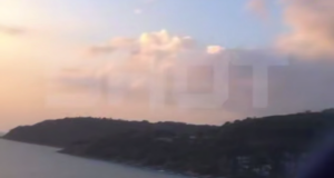 Россияне упали в океан с высоты 50 метров во время полёта на парашюте в Таиланде