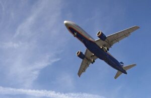 В аэропорту Ижевска в третий раз за сутки ввели временные ограничения Самолет Airbus-320 - РИА Новости, 1920, 23.03.2026