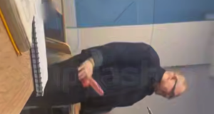 Препод отлупил студента розовым дилдо в Казани.