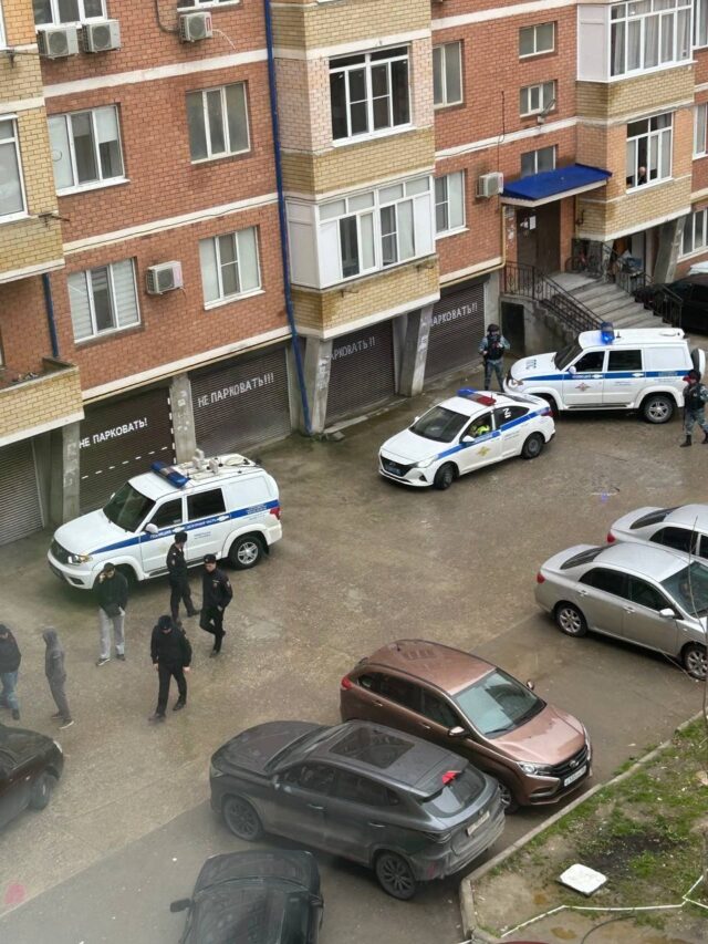 В Дагестане наркоман рухнул между пролетами в подъезде с 12-метровой высоты