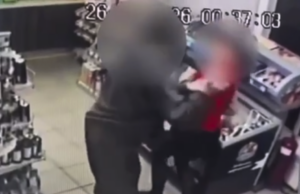 Житель Калининградской области набросился с ножом на сотрудницу заправки