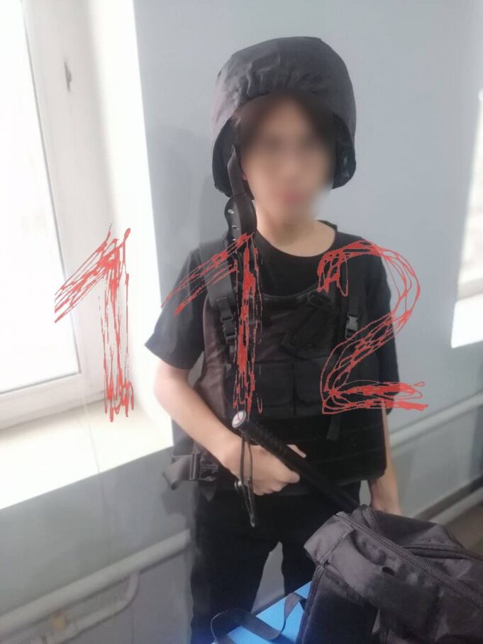 Напавшего на школьницу в Челябинске подростка зовут Артём — новые подробности ЧП в школе №32